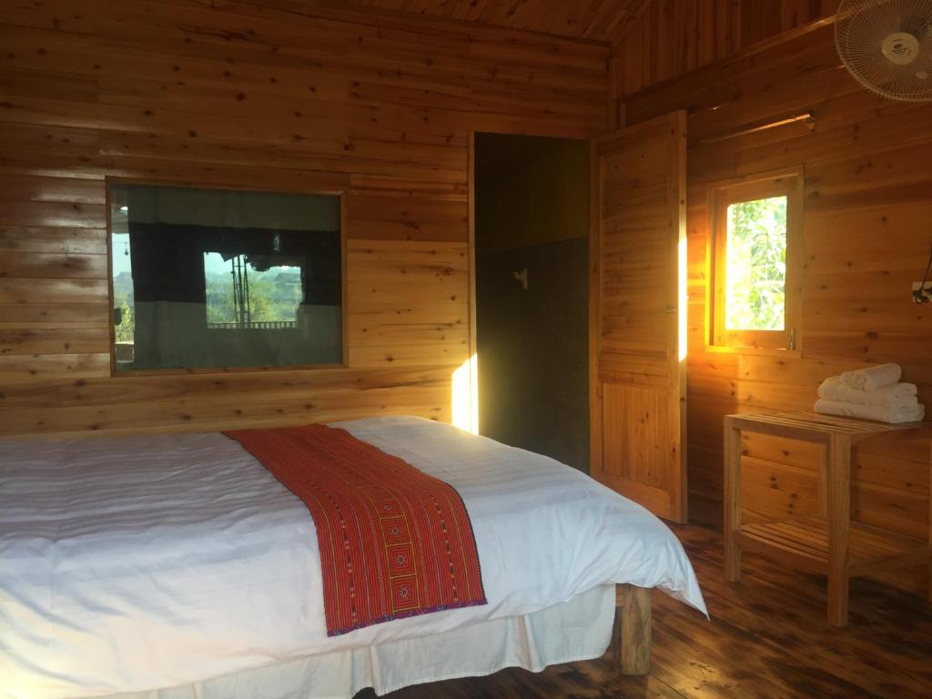 Tropical Riverside Homestay