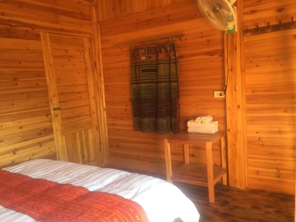 Tropical Riverside Homestay