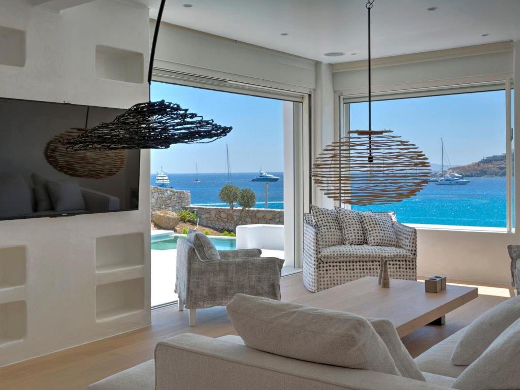 Beachfront Mykon Villa photo 3