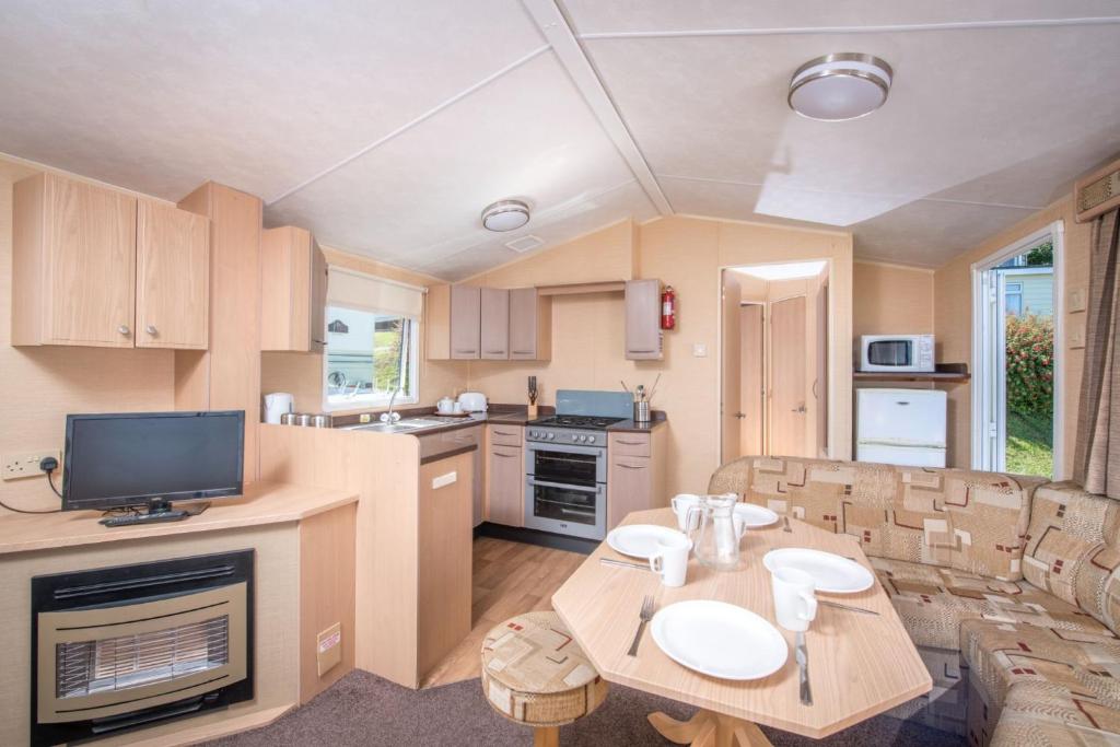 South Bay Holiday Park - Tap to explore photos