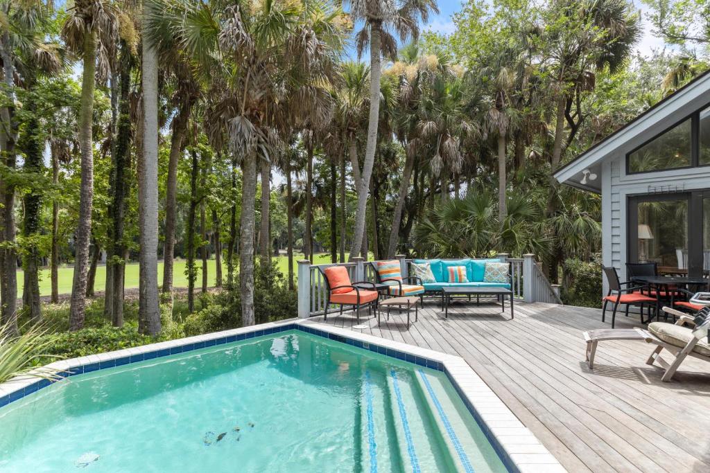 230 Glen Abbey