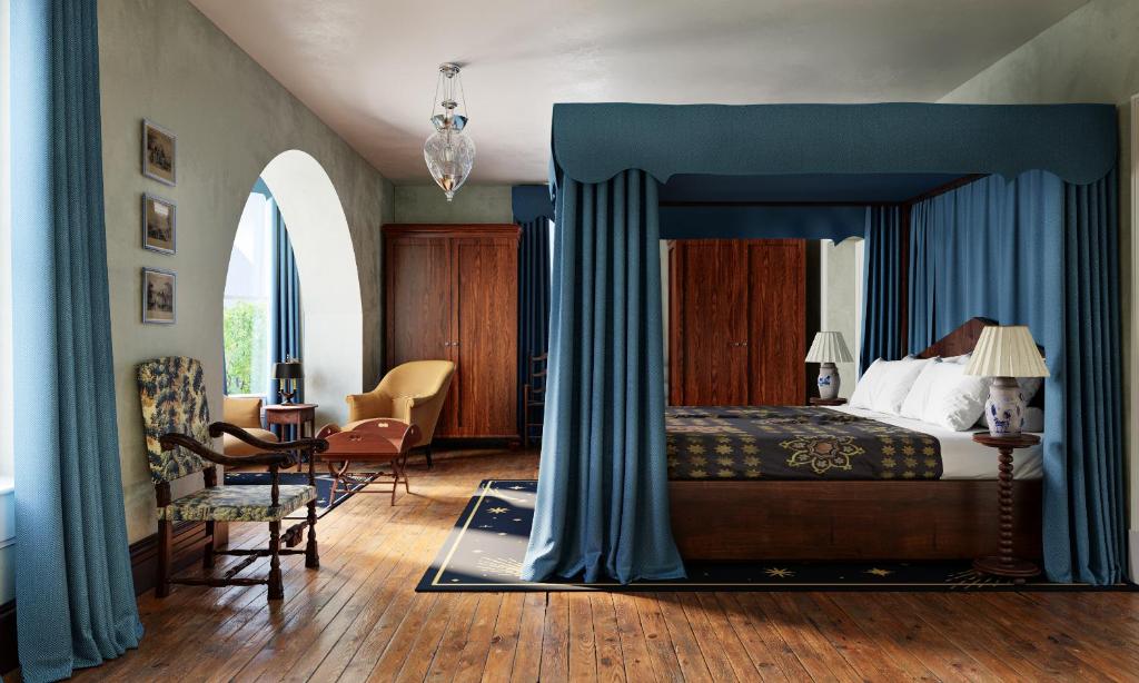 Shenandoah Mansions image