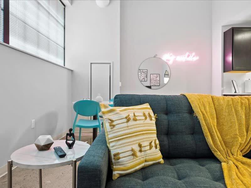 CozySuites Historic 1BR, Downtown Pittsburgh photo 2