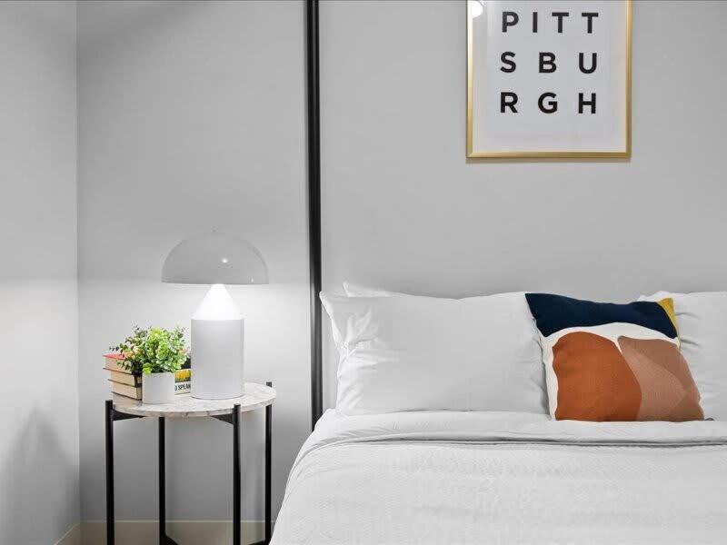 CozySuites Historic 1BR, Downtown Pittsburgh photo 3