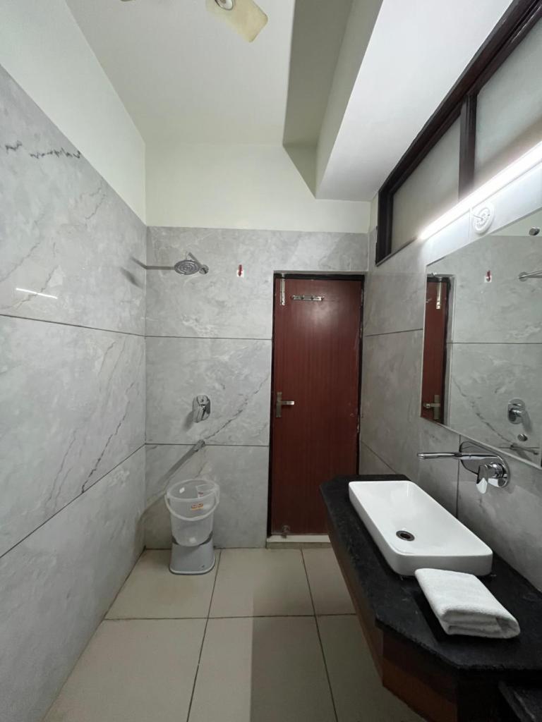 Hotel S.R. Palace & Restaurant photo 4