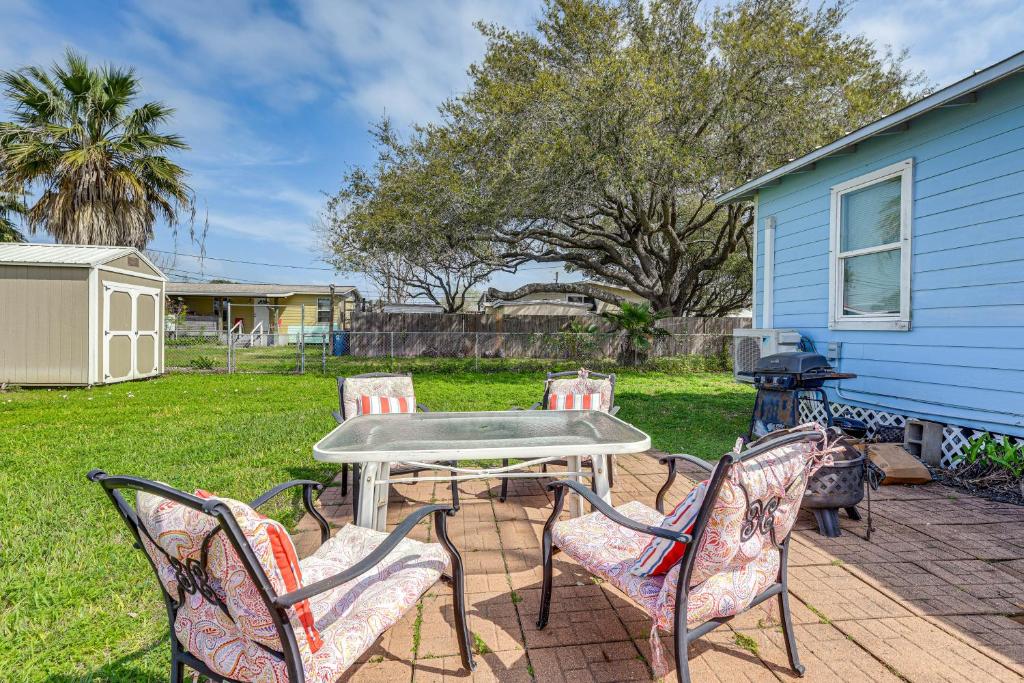Cozy Texas Cottage Less Than 2 Mi to Rockport Beach! photo 1