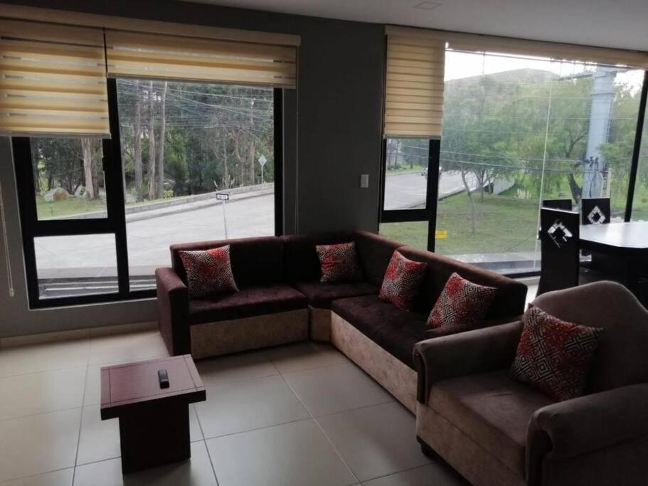 Departamento Acogedor: Nuevo y Amplio