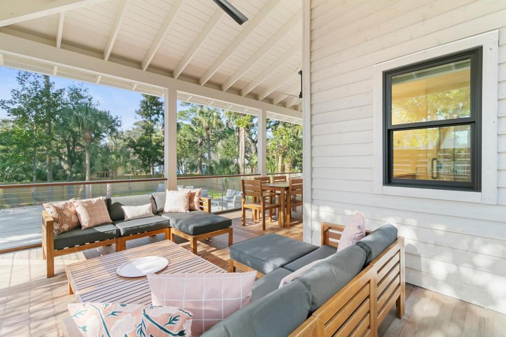 1st Block E Hudson - Green Wave - Newly Remodeled - Pool and Hot Tub - Ideal Central Location photo 1