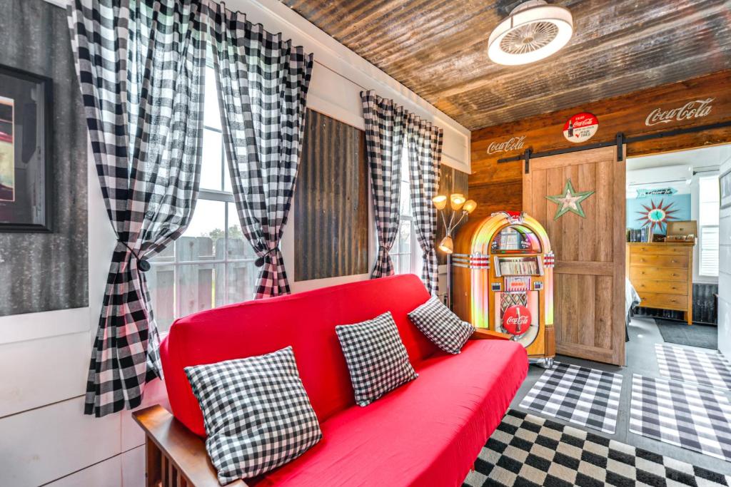 50s Diner-Style Home in Llano with Shared Fire Pit! photo 3