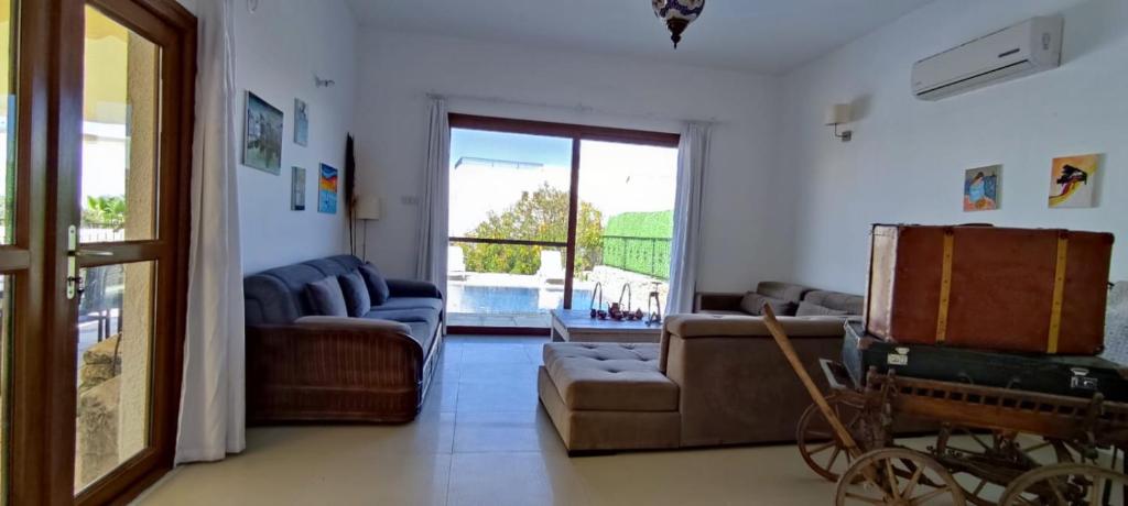 Elvin Villa photo 2