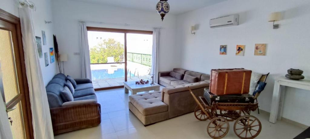 Elvin Villa photo 4