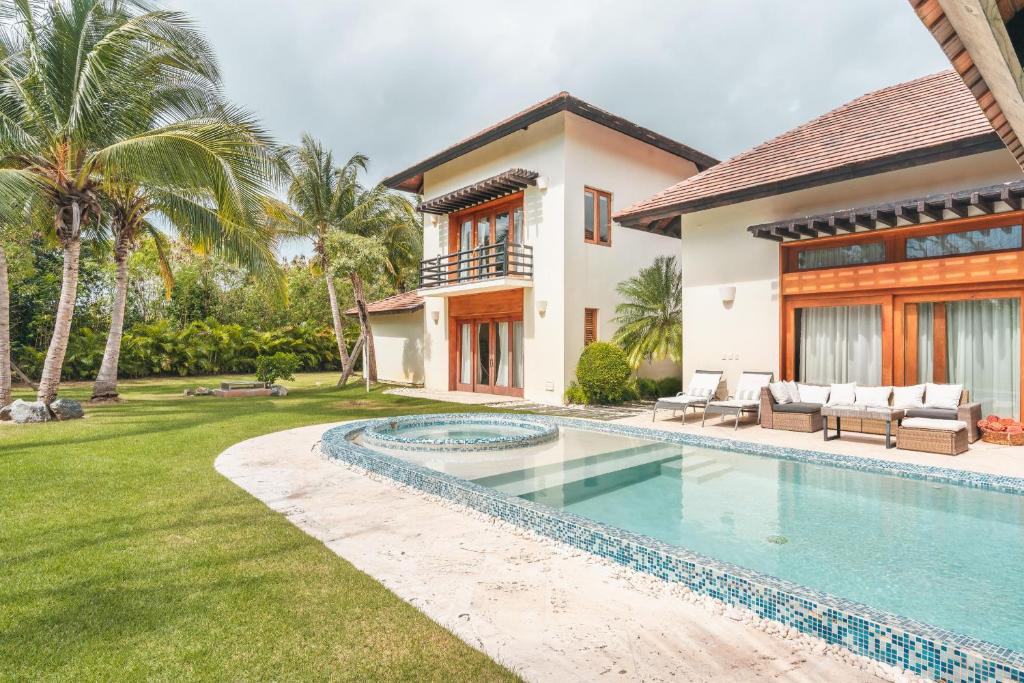 Amazing 5br villa w pool at Green Village A photo 1