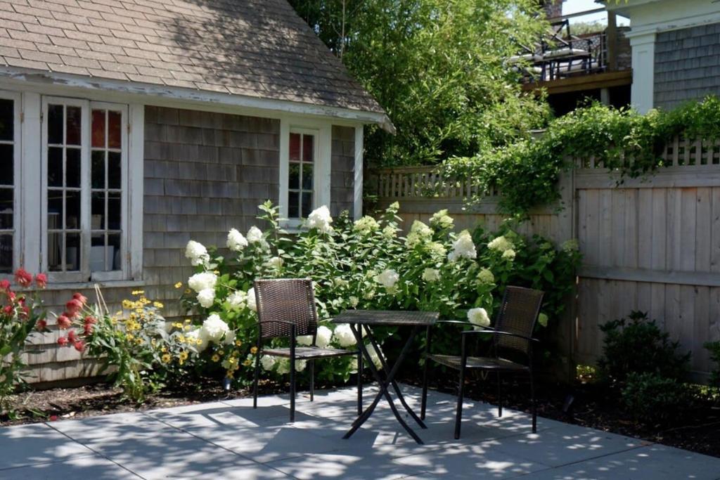 NEW AC 1 Bedroom w Private Deck & Patio photo 3