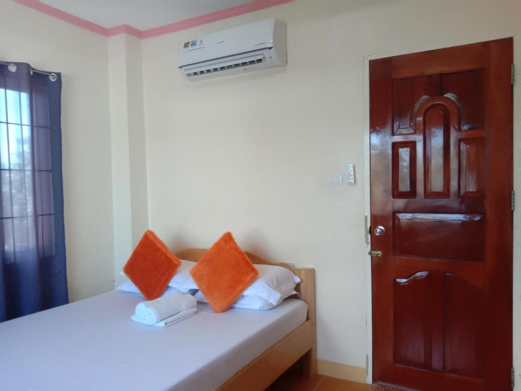 Friz Love Room Rental photo 4