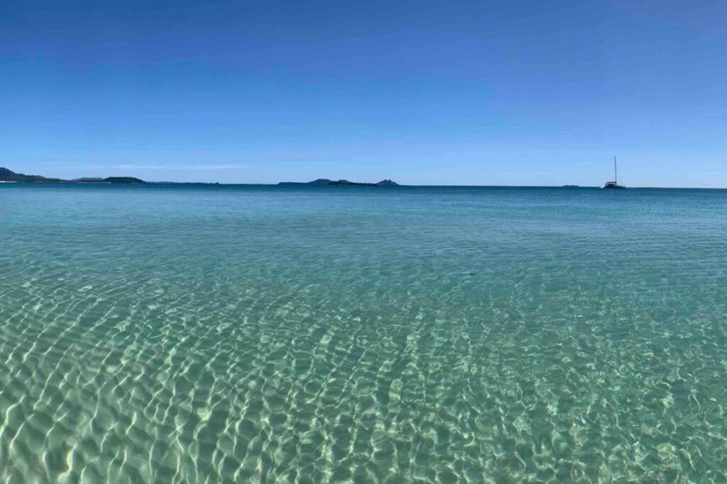 Whitsundays Ocean & Rainforest views Airlie Beach photo 2