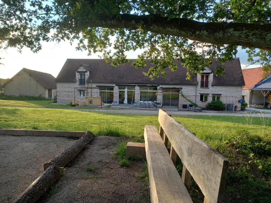 Gîte Chaumont-sur-Tharonne, 4 pièces, 6 personnes - FR-1-491-98