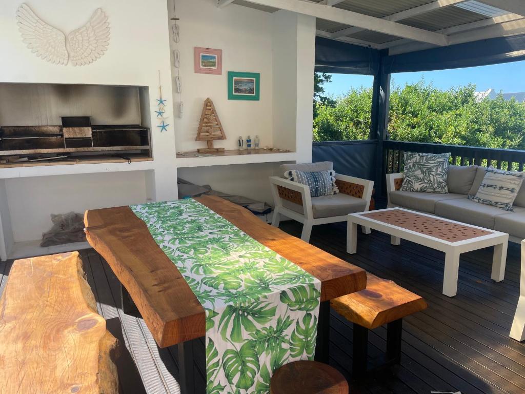 Stunning Cottage with Private Pool & Outdoor Entertainment in Cape St Francis Resort - Flamingo 3 photo 2