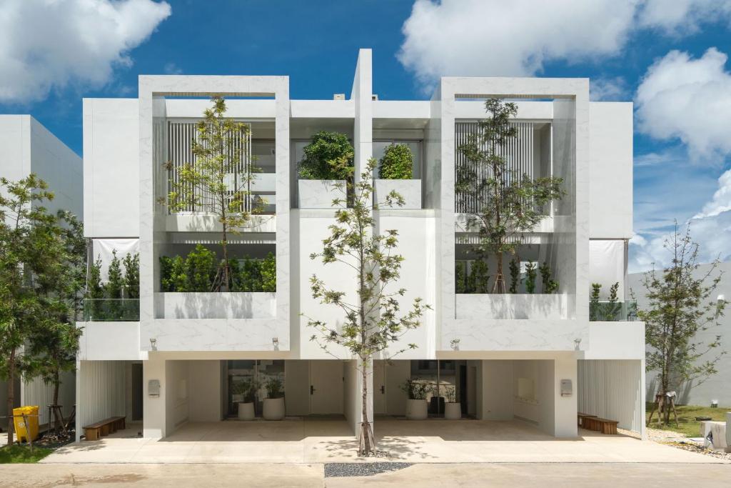 New Modern Aesthetic 3-Storey Villa A15 in Gated Residence just 10 min drive Laguna Phuket photo 1