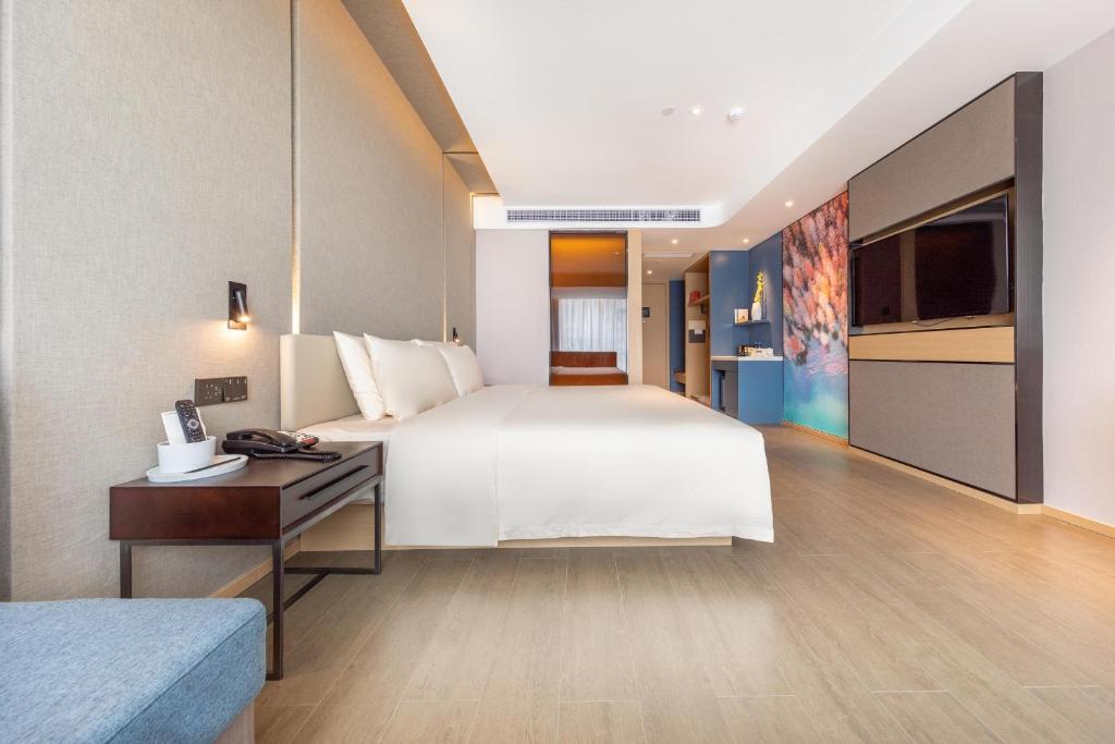 Atour Hotel Zhongshan North Station V-PARK Plaza photo 3