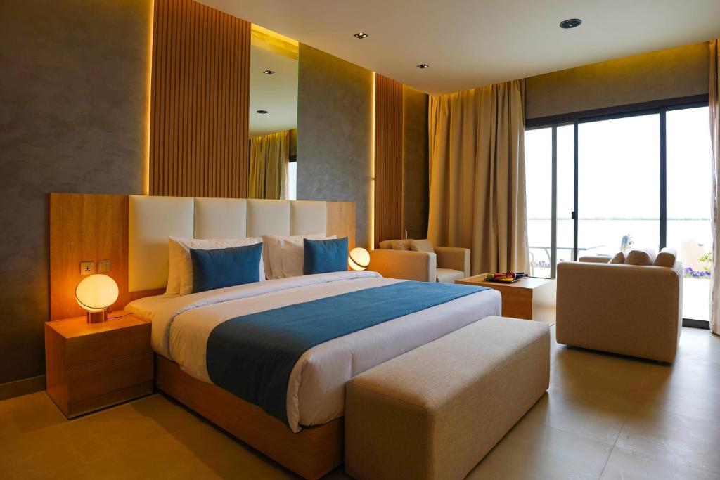 {
  "en-gb": "Palma Beach Resort & Spa"
} photo 3