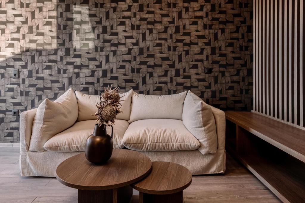 Elegance Luxury Executive Suites - Adults Only photo 4