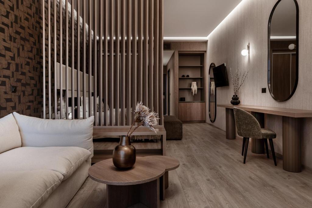 Elegance Luxury Executive Suites - Adults Only photo 3