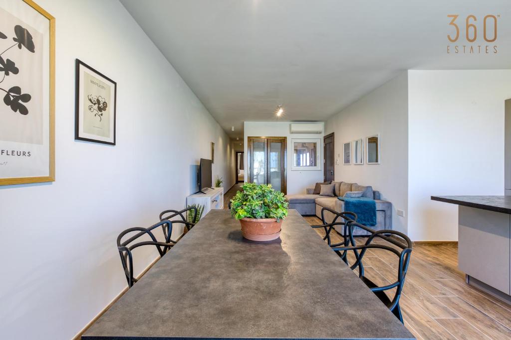 Bright & Spacious 3BR home with Balcony in Dingli by 360 Estates photo 2