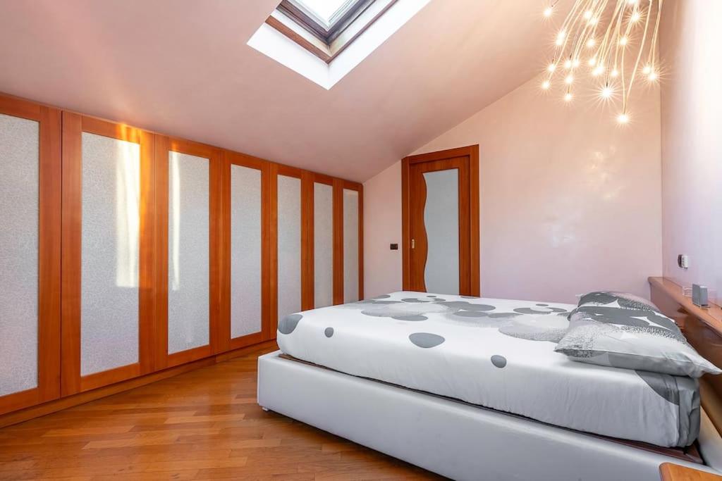 Villa con piscina nel verde di Milano photo 3