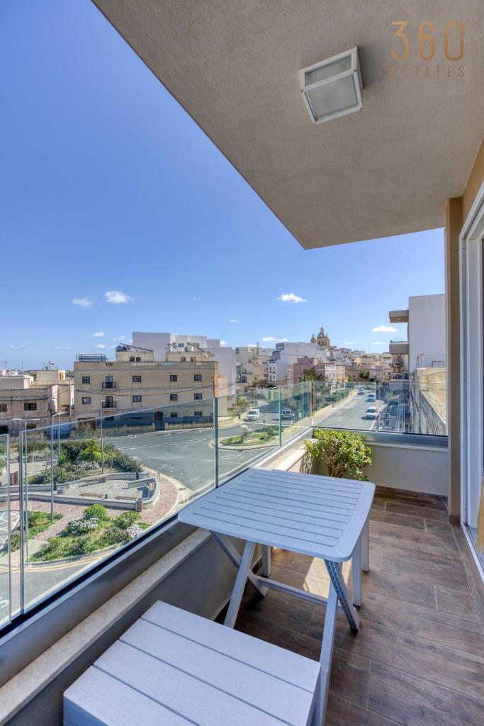 Bright & Spacious 3BR home with Balcony in Dingli by 360 Estates photo 1