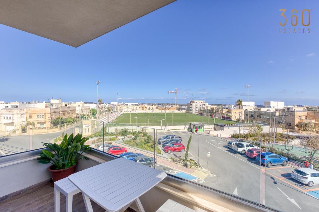 Bright & Spacious 3BR home with Balcony in Dingli by 360 Estates photo 4