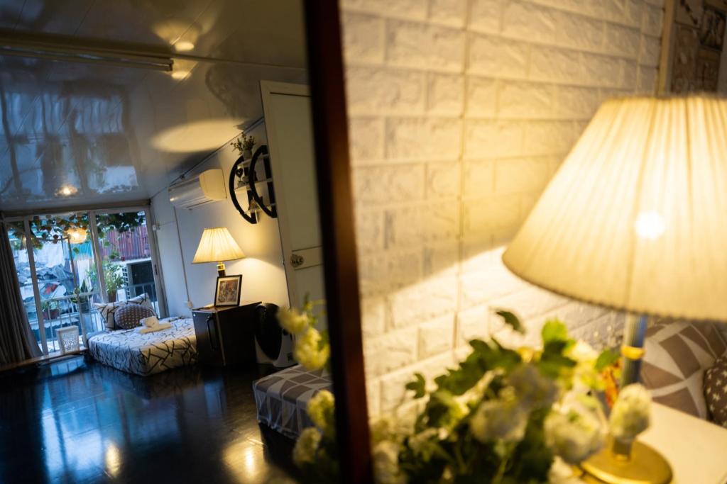 A19HOME - Free Breakfast & Travels