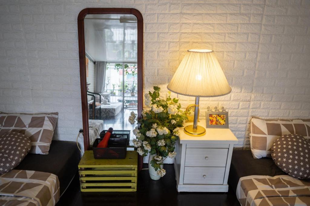 A19HOME - Free Breakfast & Travels