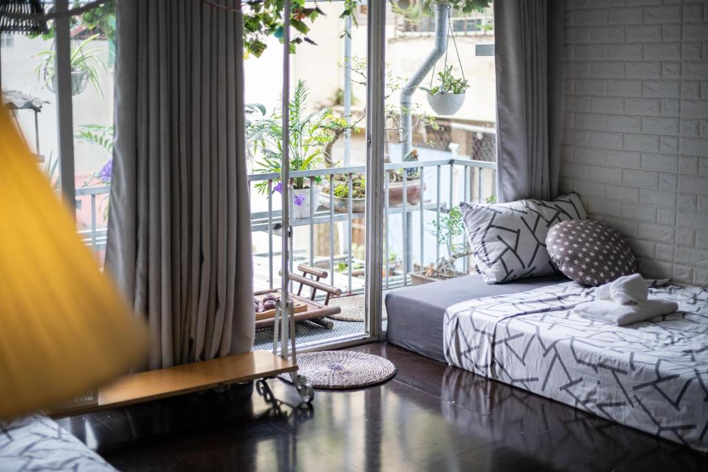 A19HOME - Free Breakfast & Travels