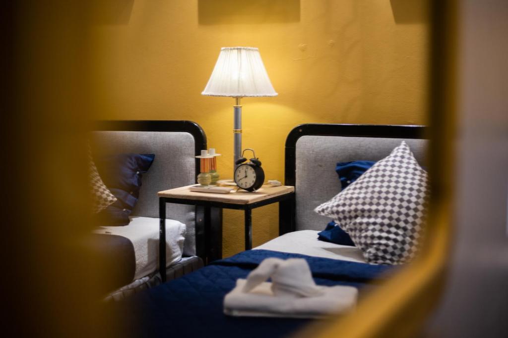 A19HOME - Free Breakfast & Travels