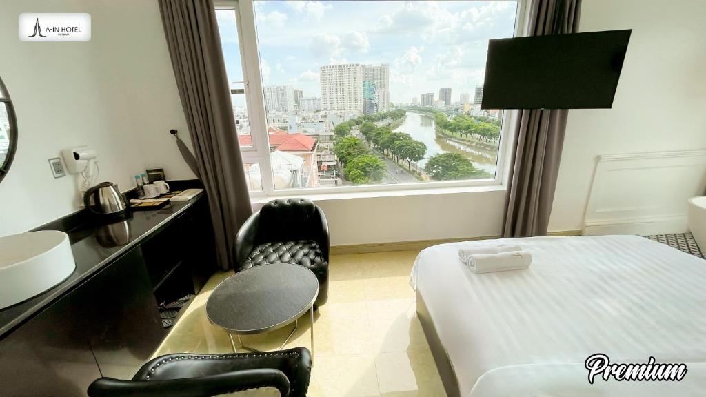 A in Hotel Riverside