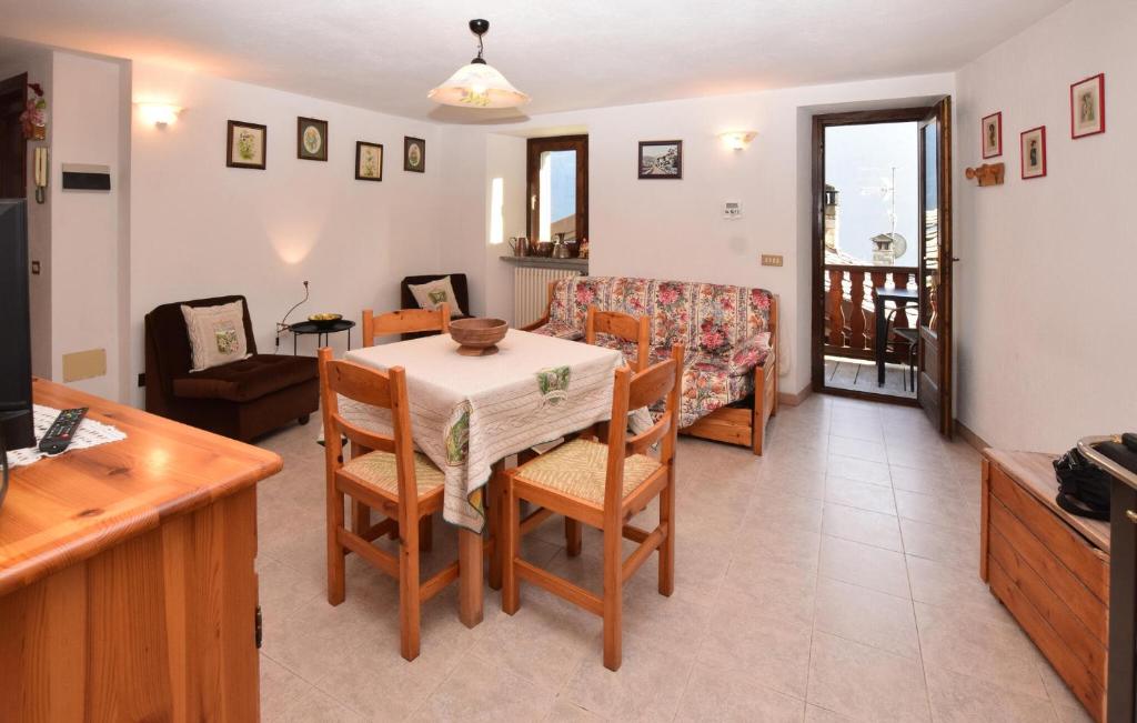 Pet Friendly Apartment In Chtillon With House A Mountain View photo 3
