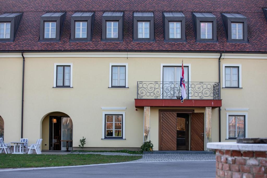Hotel Dvorac Jurjevec photo 1