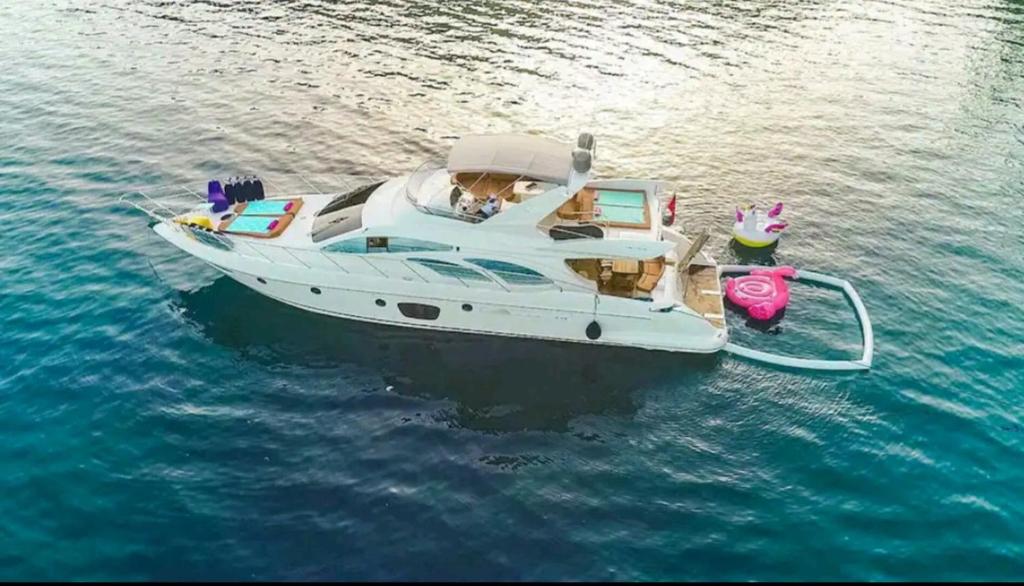 Vision yatch photo 4