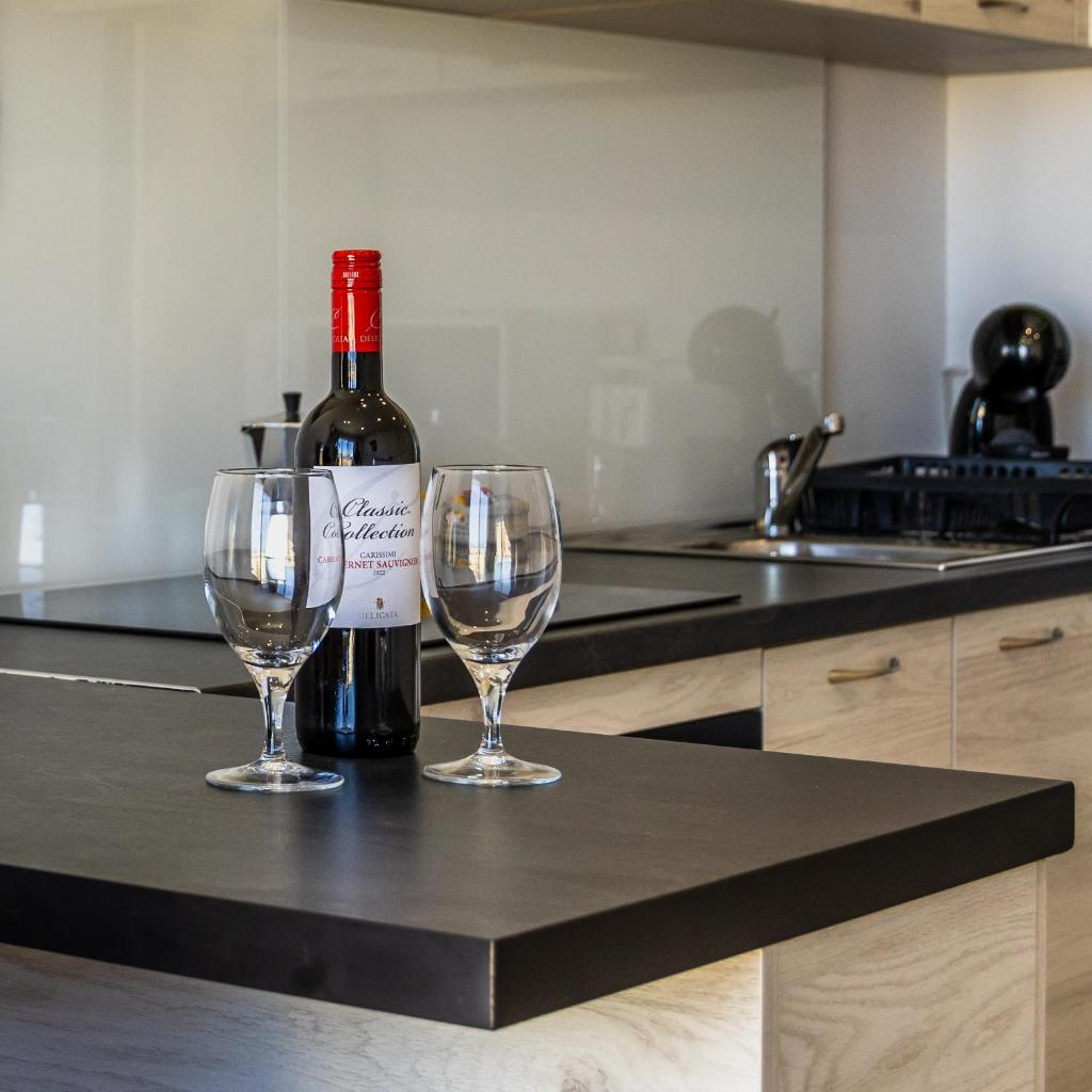 Bright & Modern One bedroom Apartment 7 by Solea photo 1