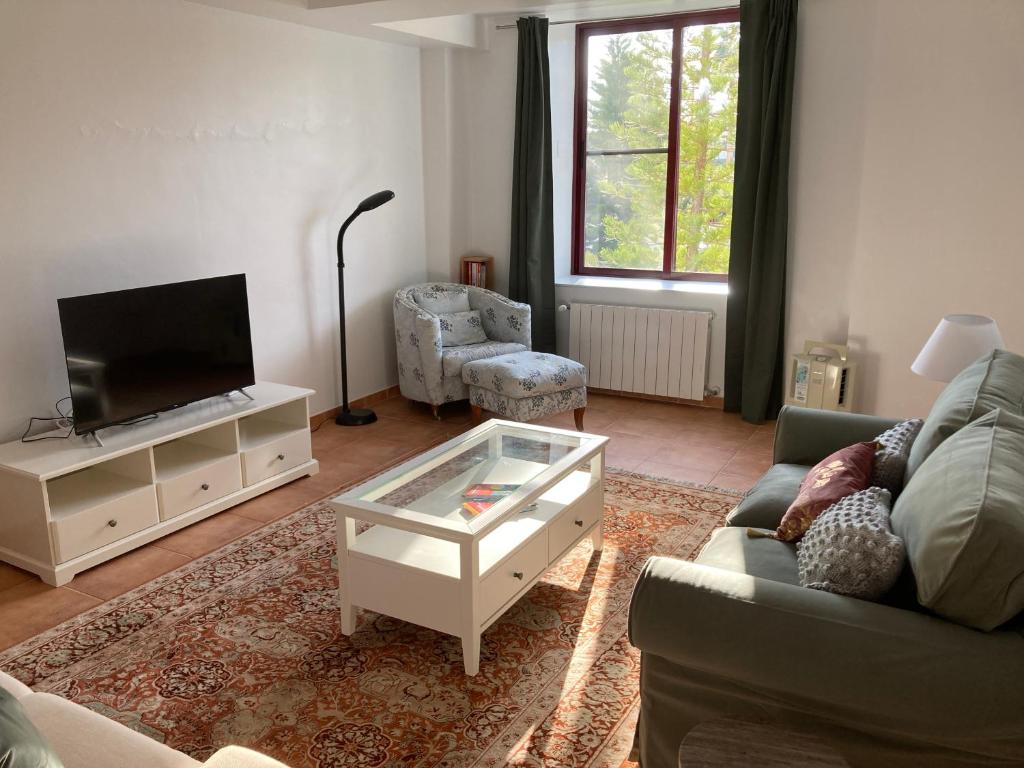 Garden View Apartment - Tap to explore photos