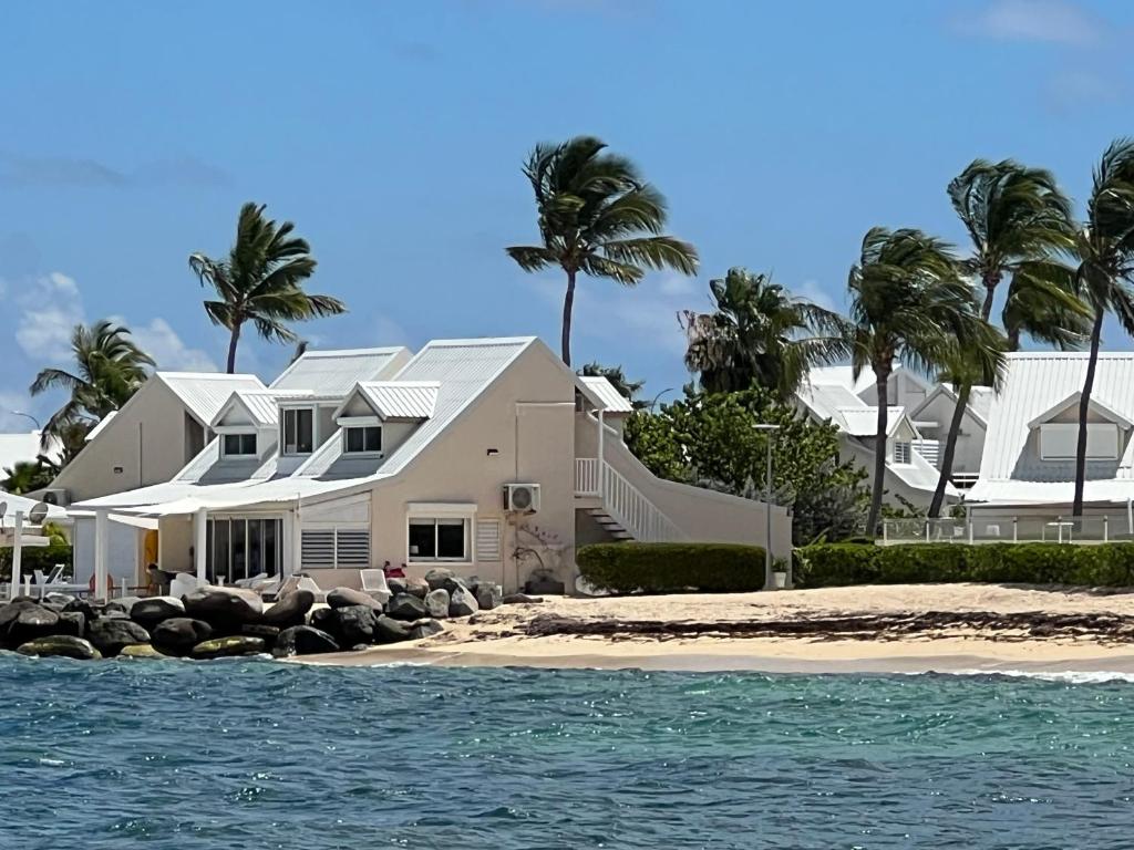 Sweet Home SXM Baie Nettlé Pieds dans l'eau