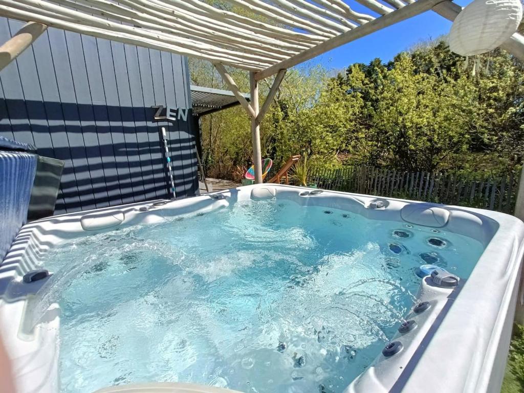 Propriete de 2 chambres avec jacuzzi terrasse et wifi a Saint Jean de Monts a 2 km de la plage photo 2