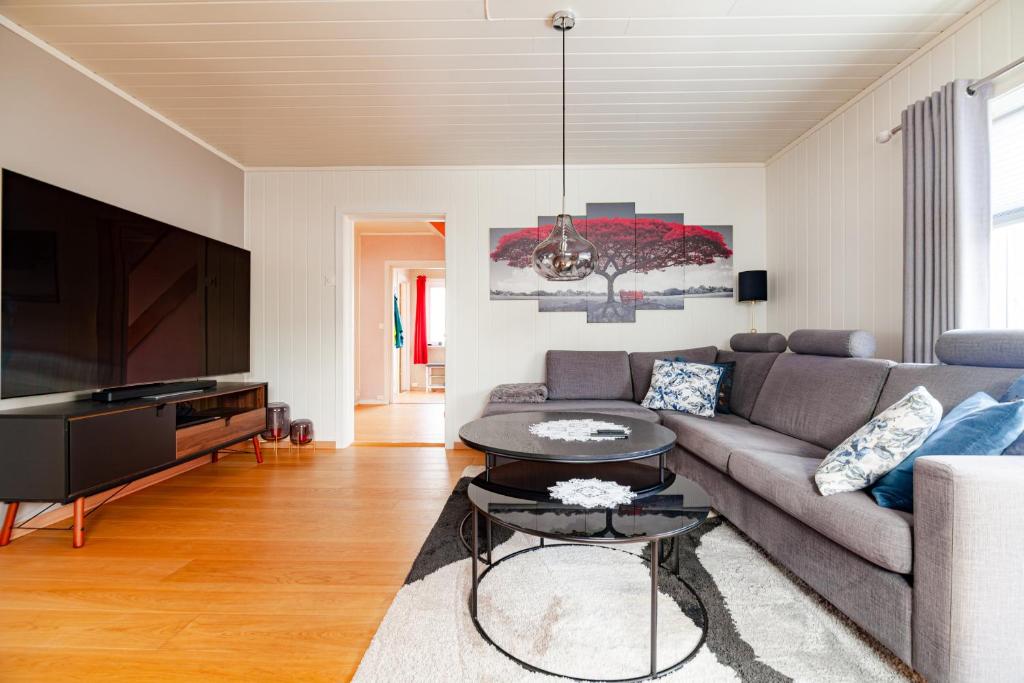 Reine Mountain View Retreat photo 3