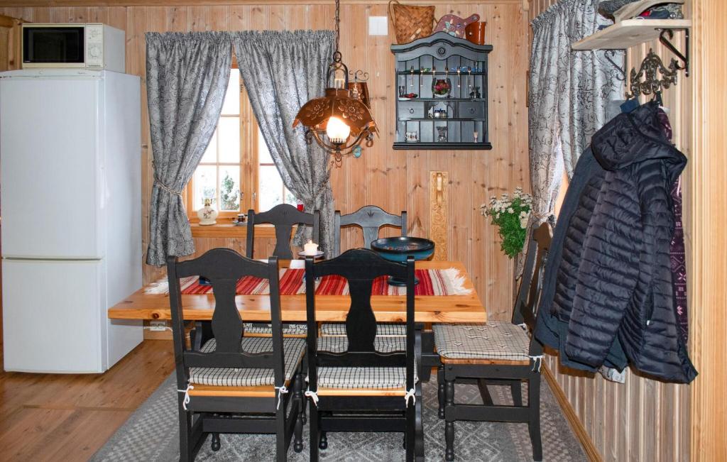 3 Bedroom Beautiful Home In Gjessen photo 4
