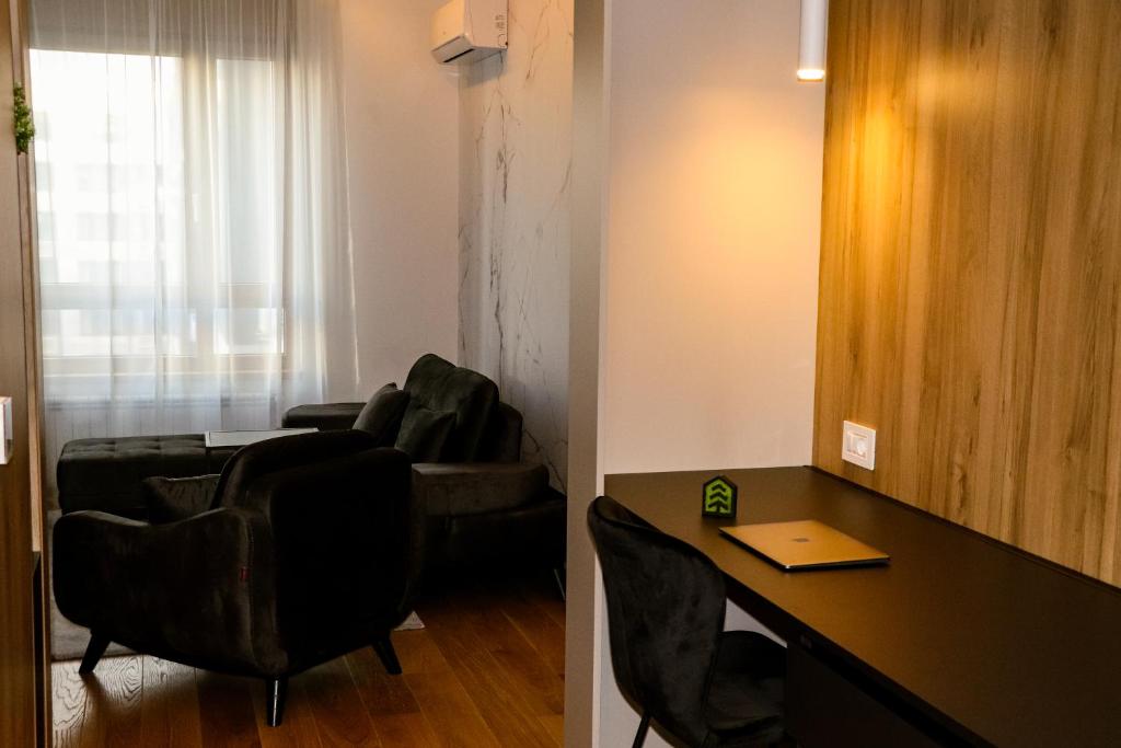 Cascadia Luxury Business Apartment - Garden View photo 3