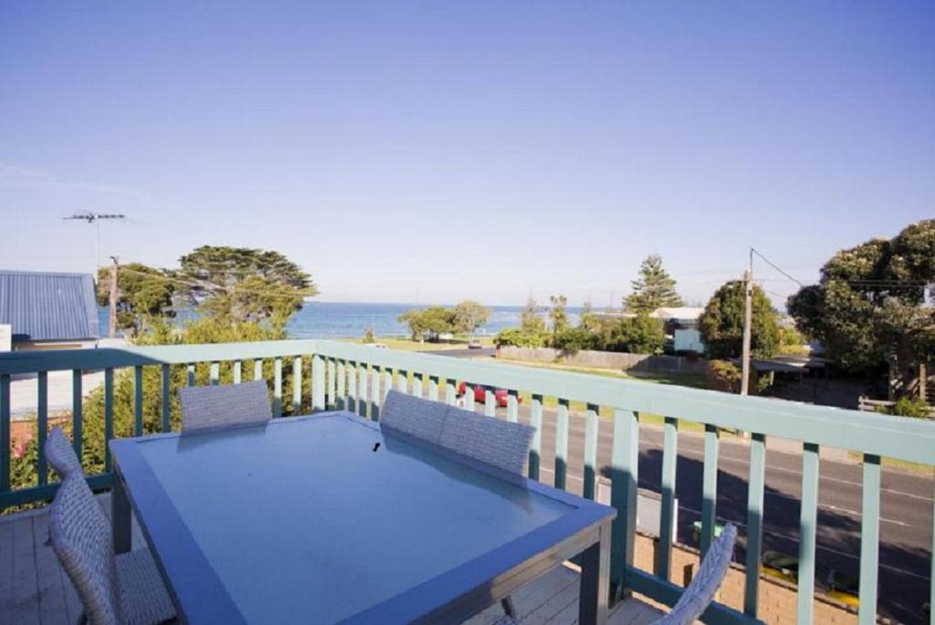Torquay Retreats - Anderson photo 4