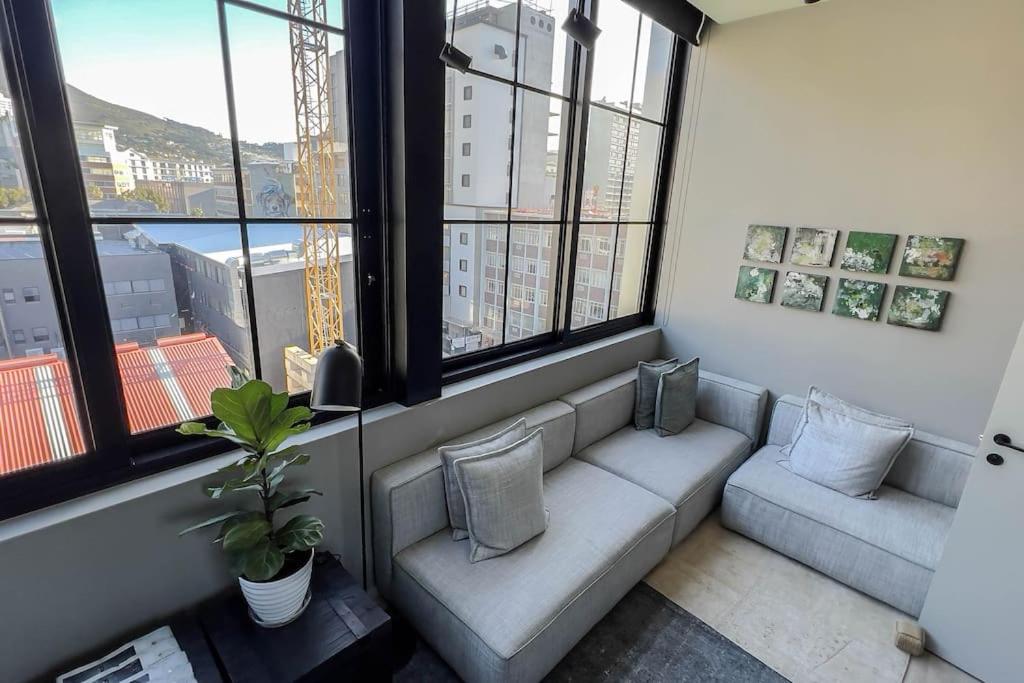 Luxury Studio / Co_Living / City Views - Tap to explore photos