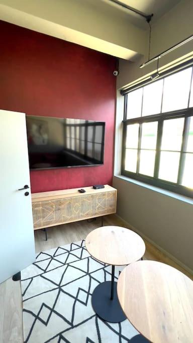 Luxury Tiny Apartment / Co_Living / City Views - Tap to explore photos