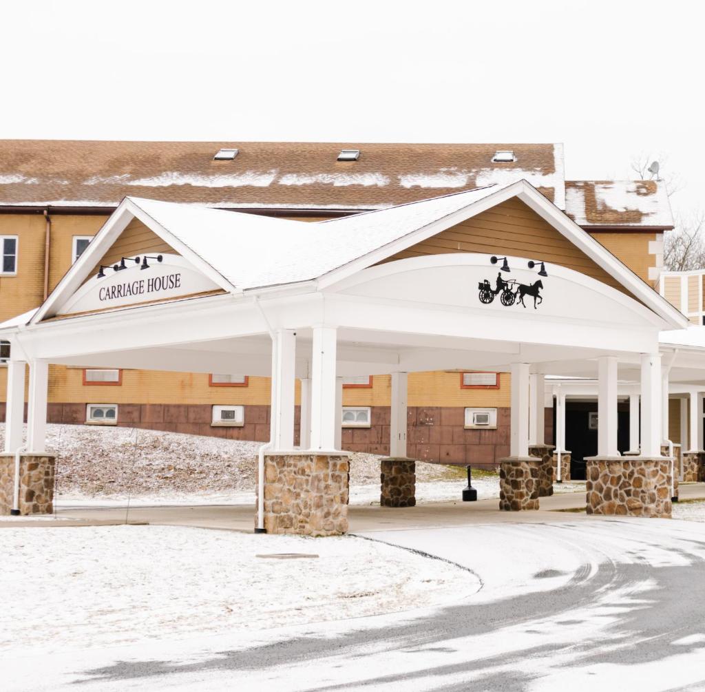Carriage House Country Club image
