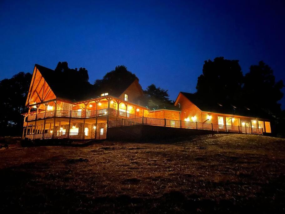 Hocking Hills Laikyns Lodge with Indoor pool image